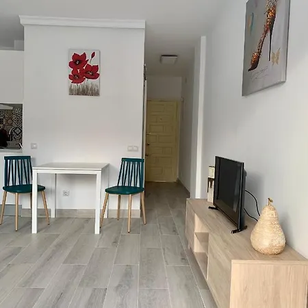 Calm, Cosy And Bright Renovated In Playa Del Ingles- Wifi Free プラヤ・デル・イングレス